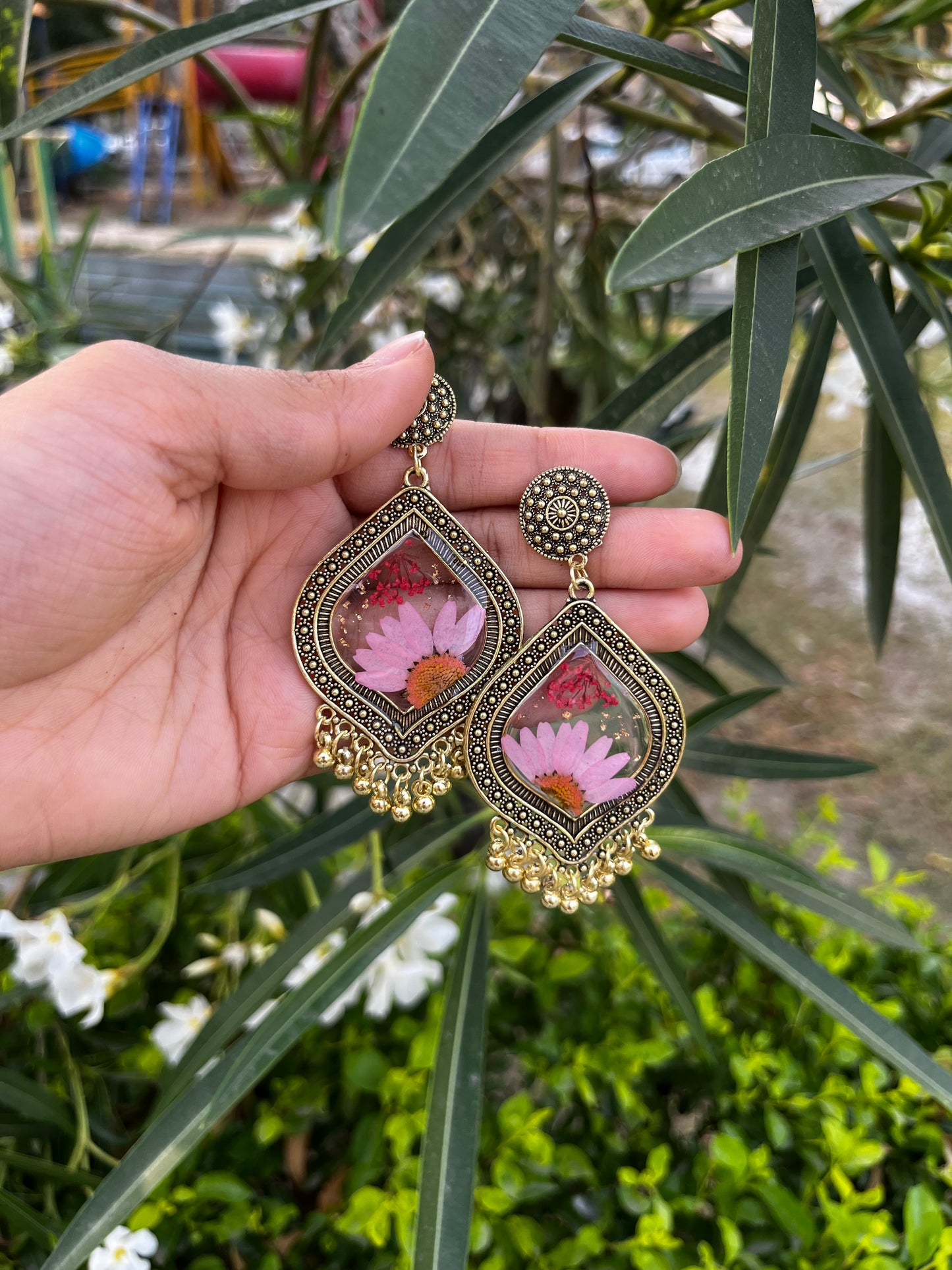 Elegant daisy flora jhumka