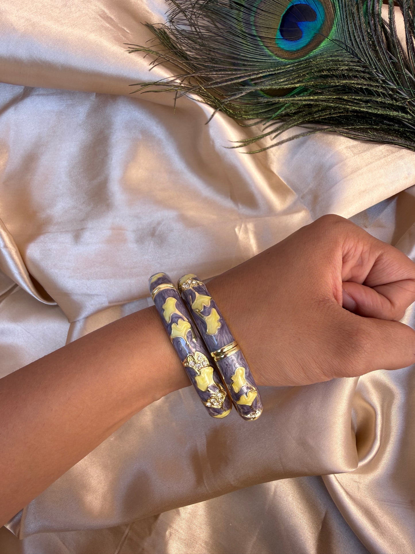 Elegant lavgreen bangle