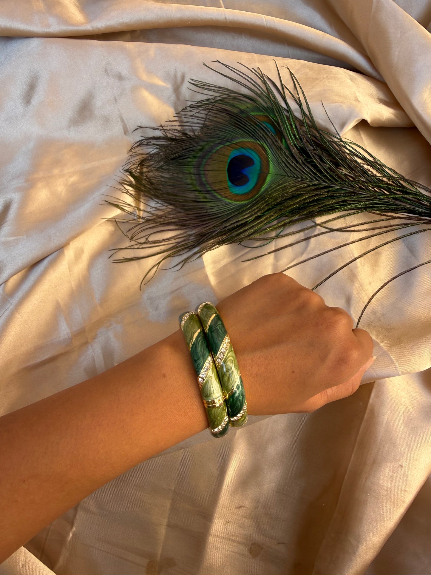 Elegant green enamel bangle