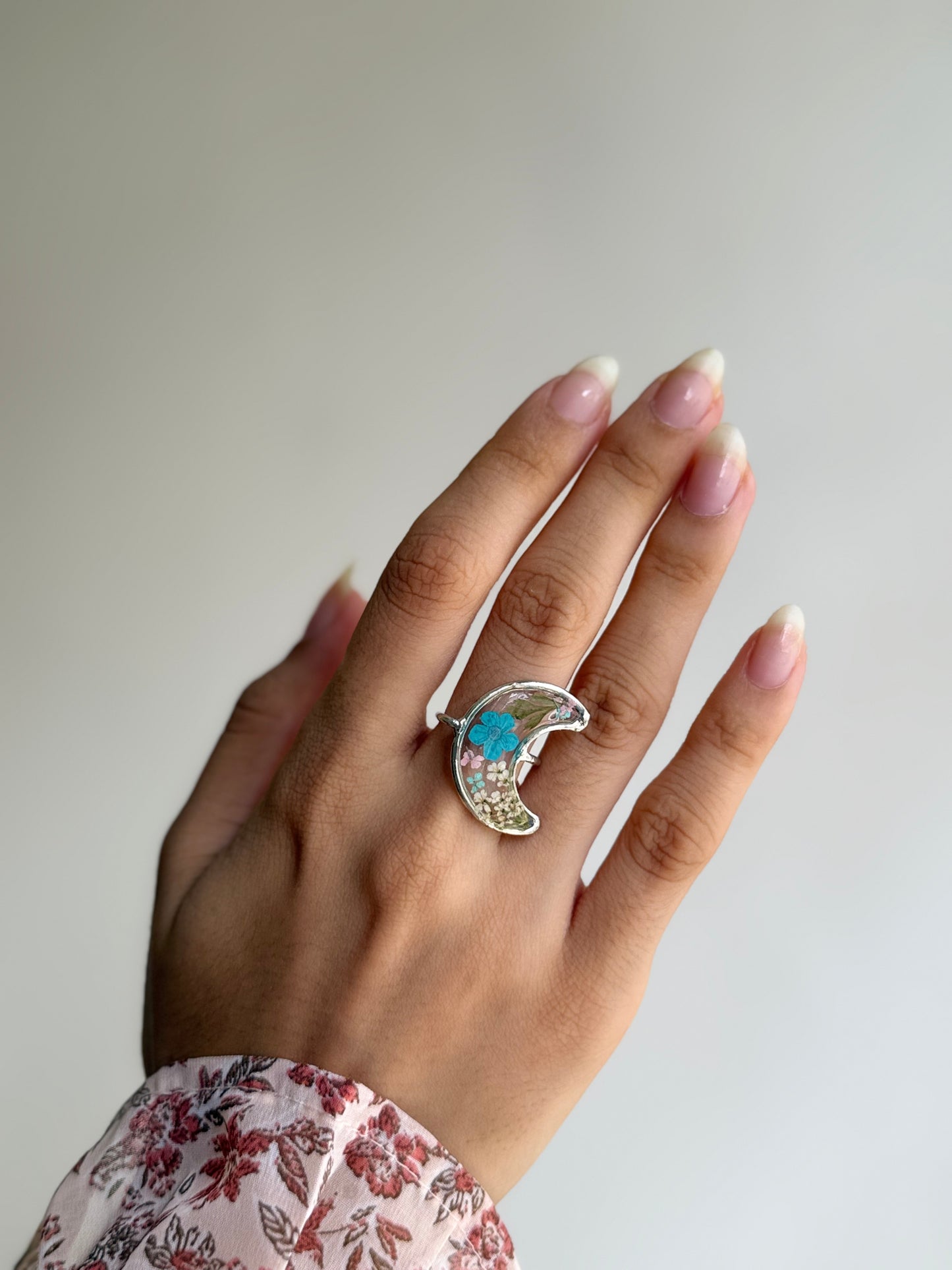 Crescent nora ring
