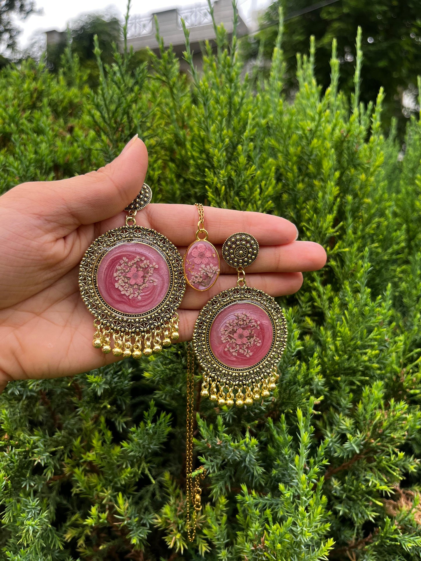 Jhumkas & necklacepair