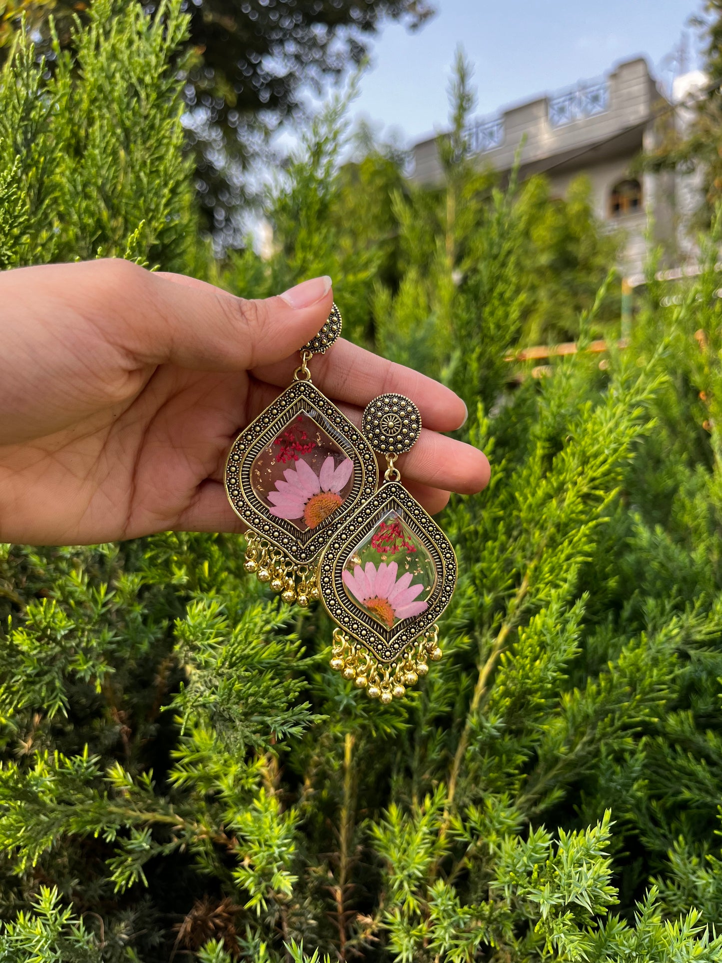 Elegant daisy flora jhumka