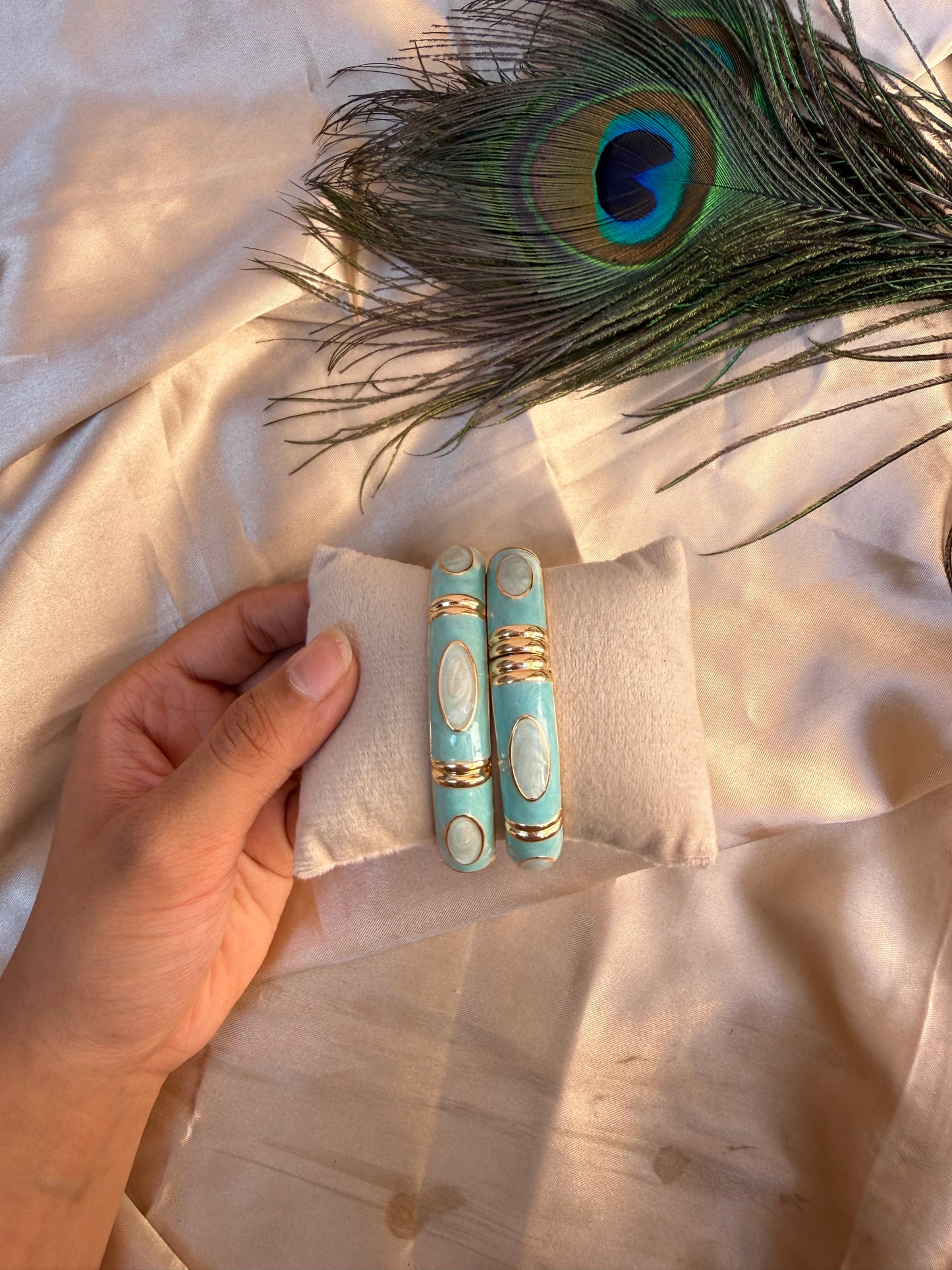 Gorg blue enamel bangle