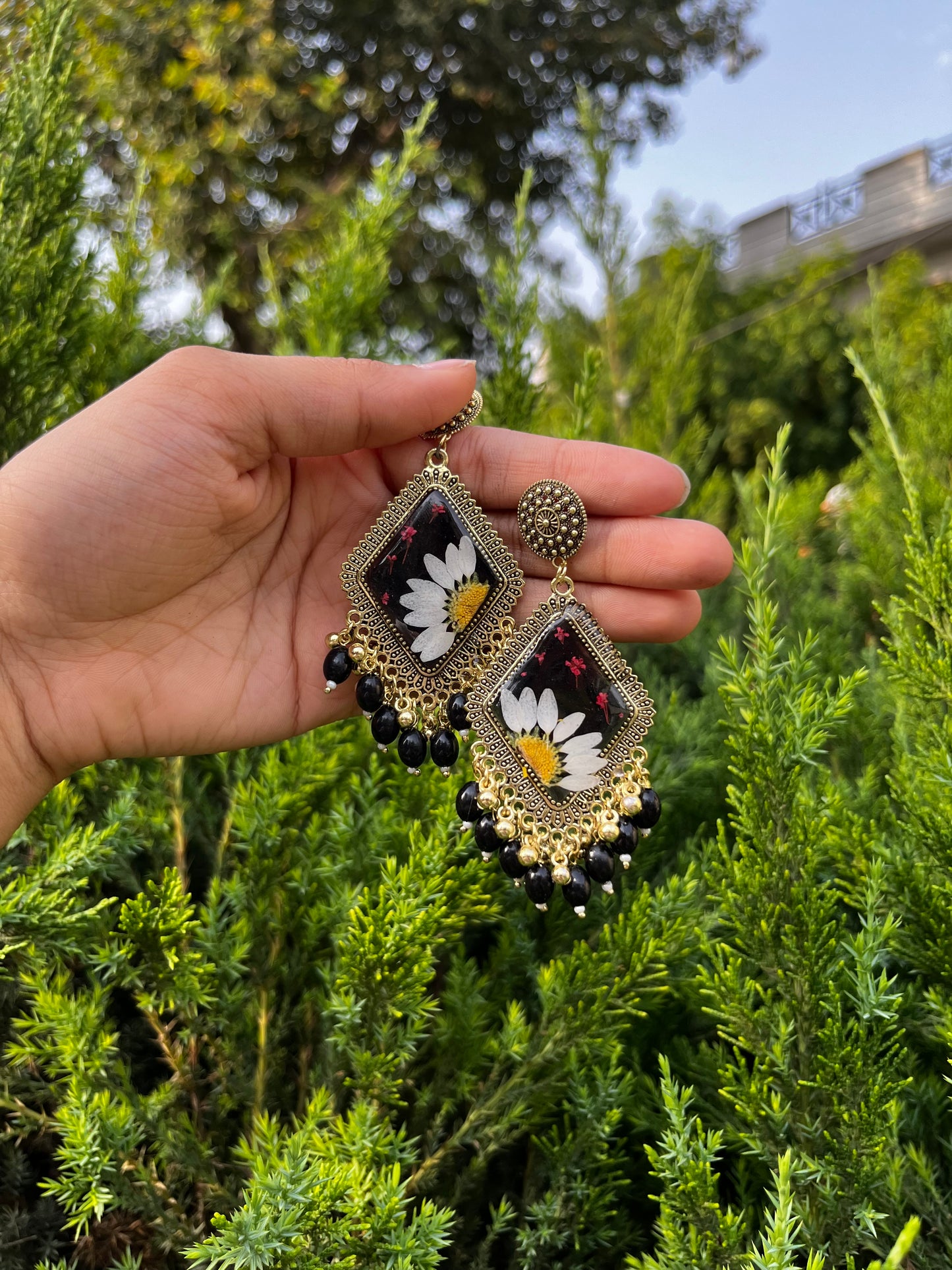 Adorable black daisy jhumka