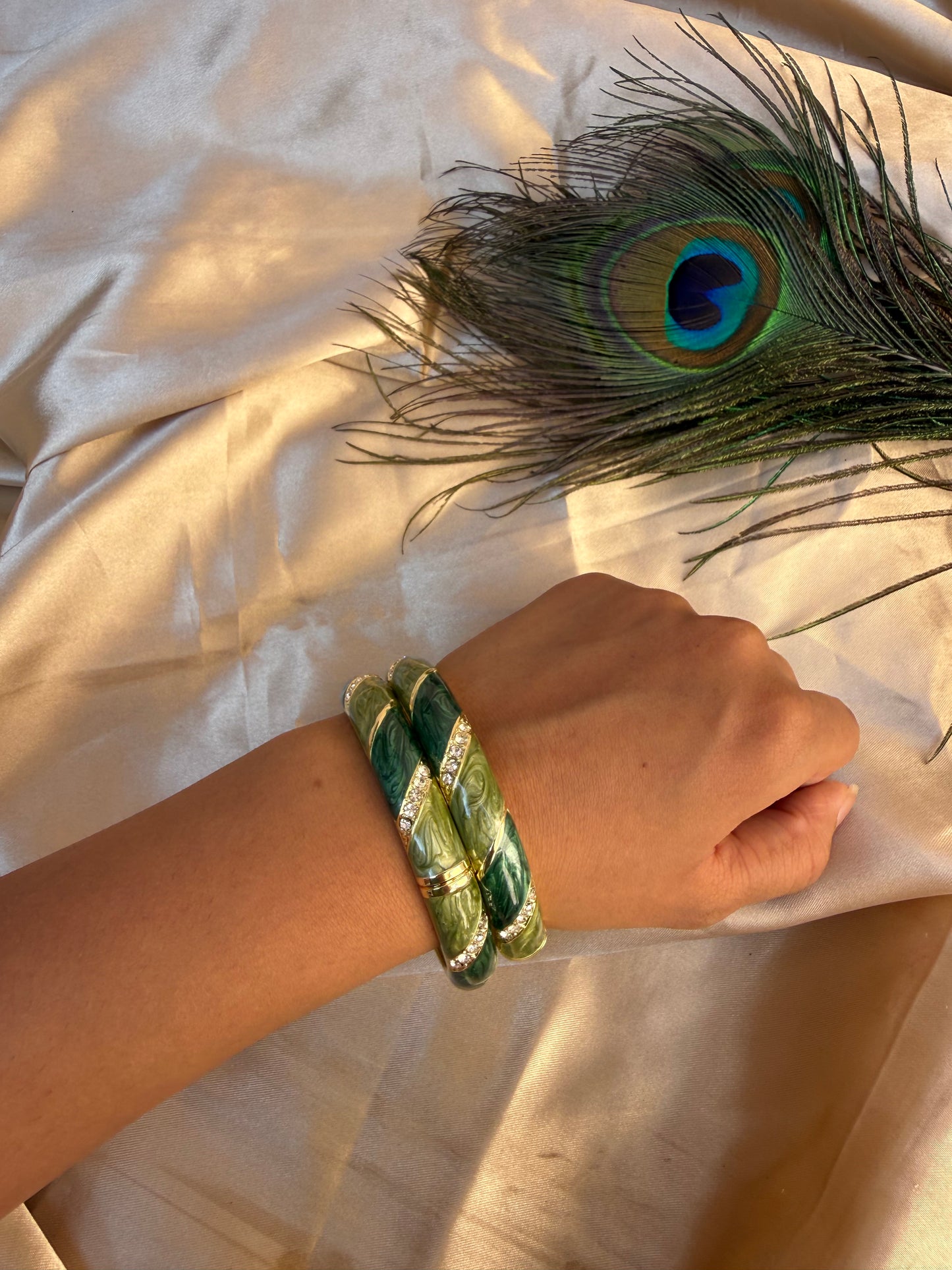 Elegant green enamel bangle