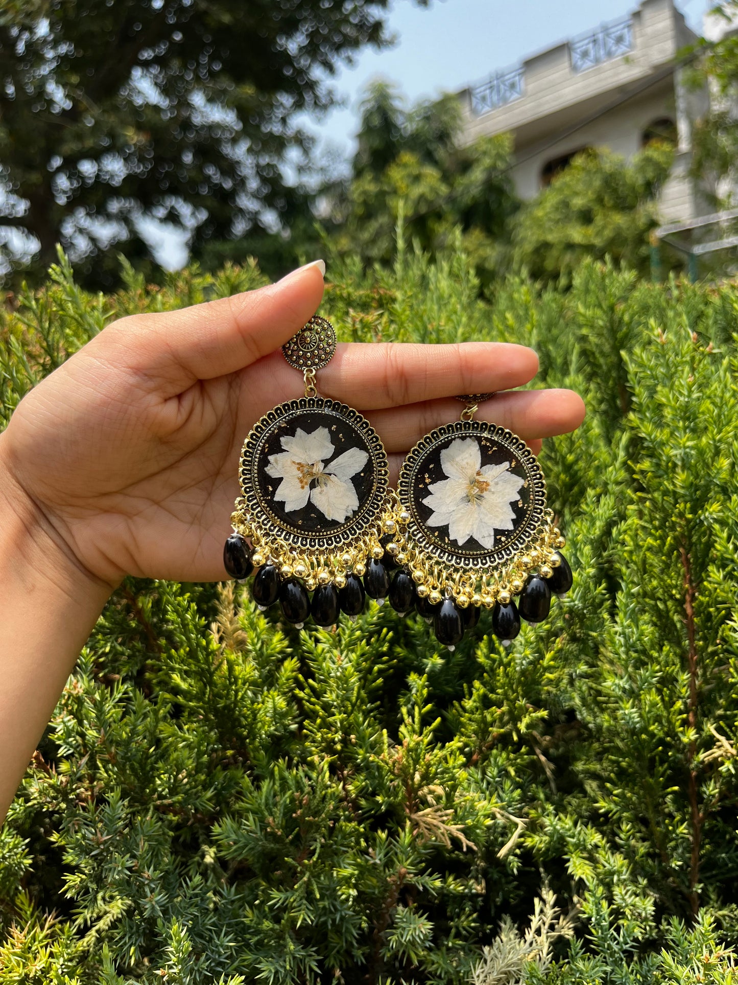 Elegant black larkspur jhumka