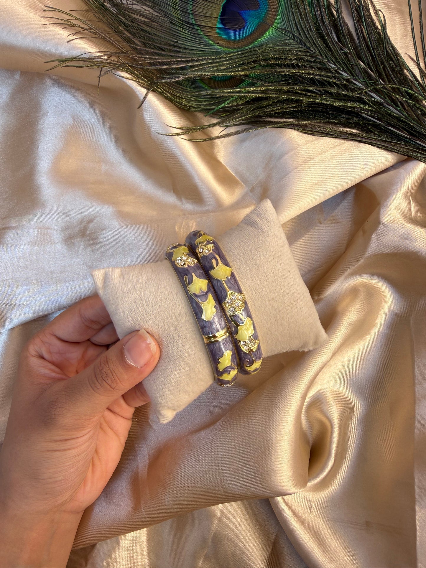 Elegant lavgreen bangle