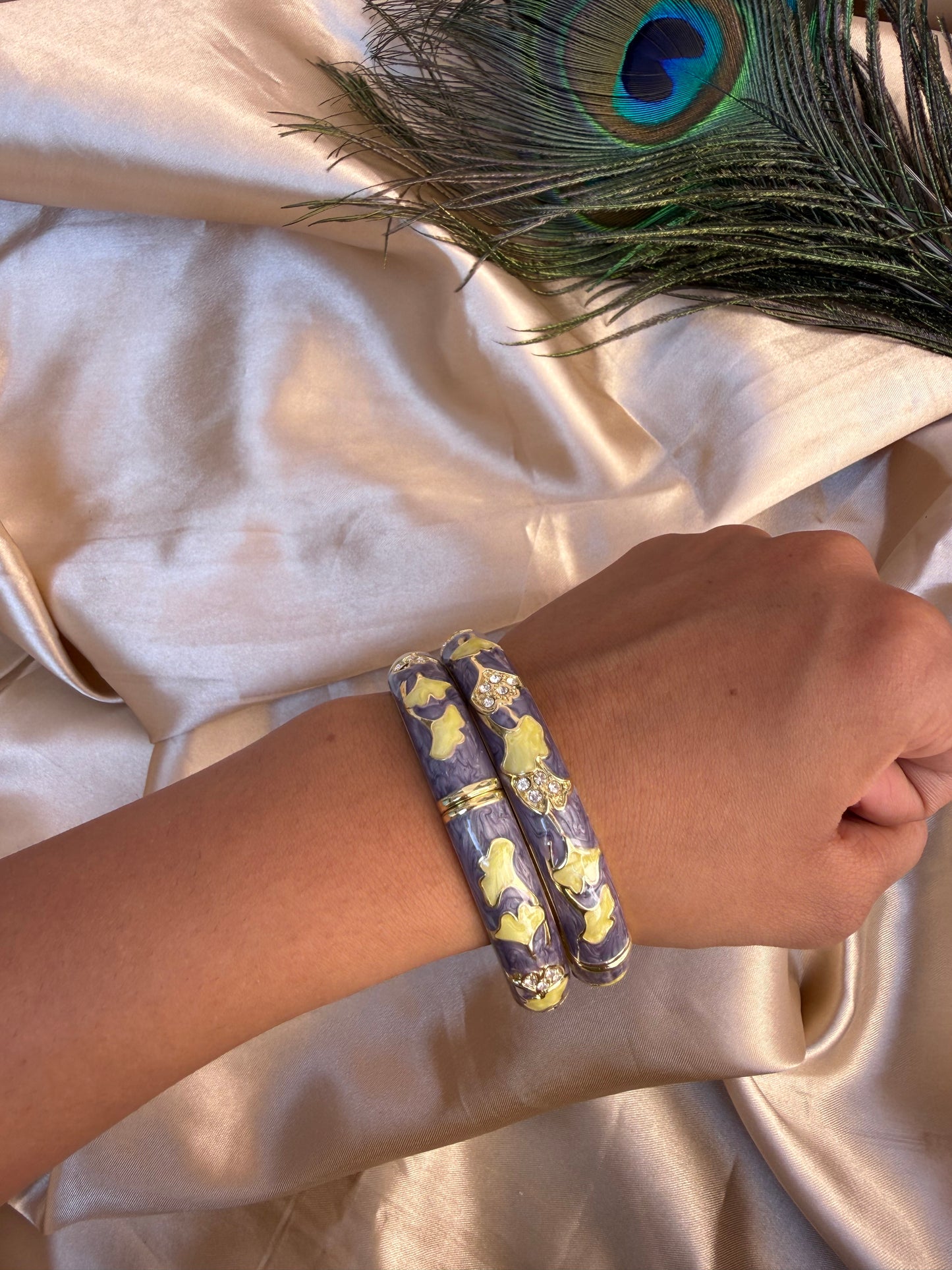 Elegant lavgreen bangle