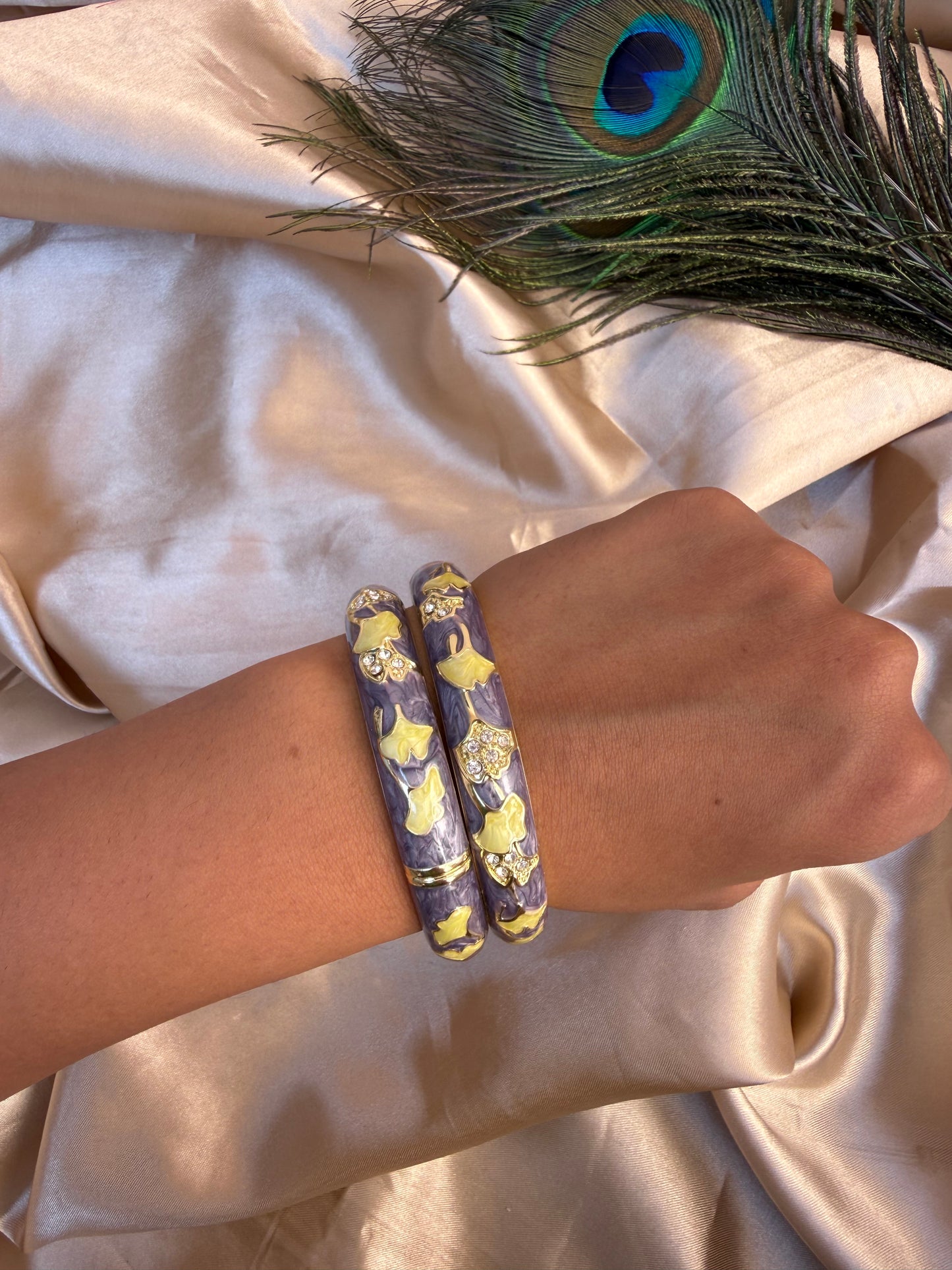 Elegant lavgreen bangle