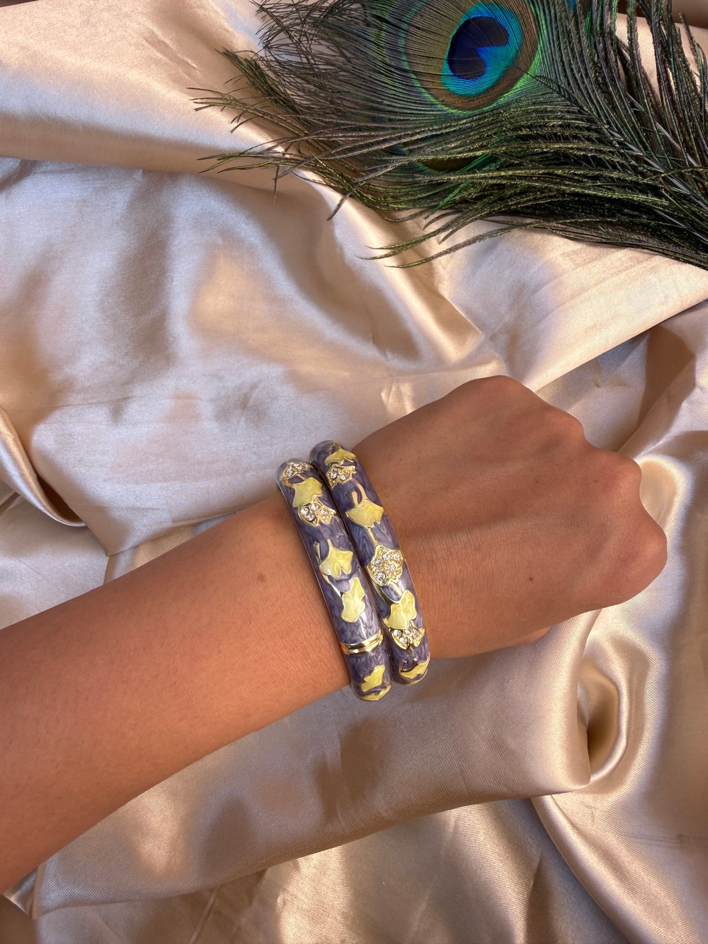 Elegant lavgreen bangle