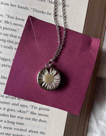 White Daisy Resin Pendent