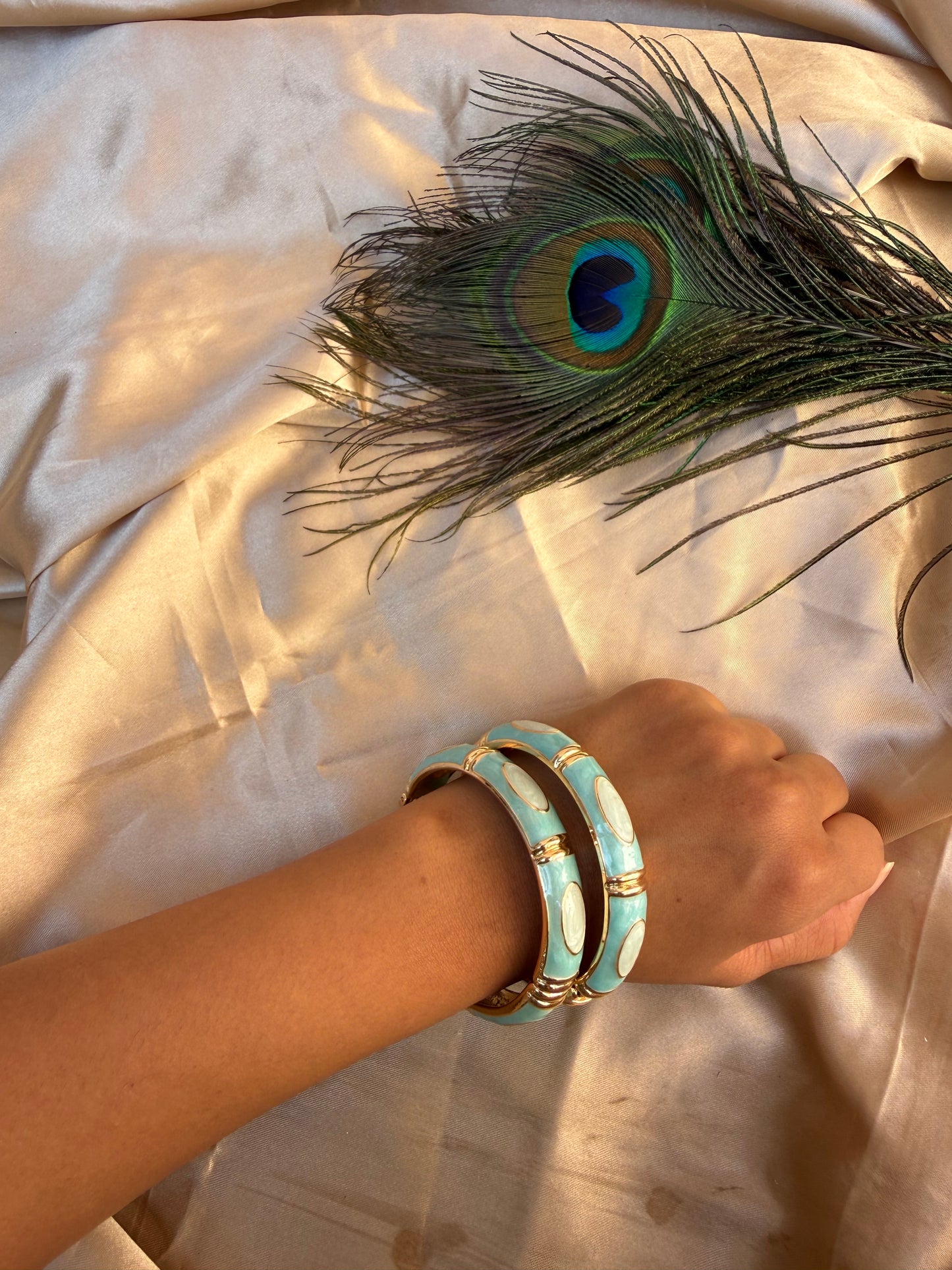 Gorg blue enamel bangle