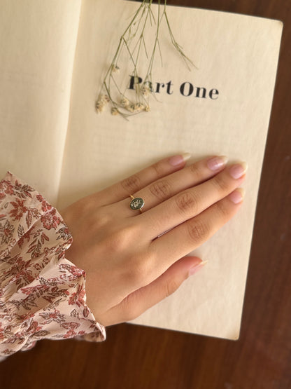 Luna oval ring