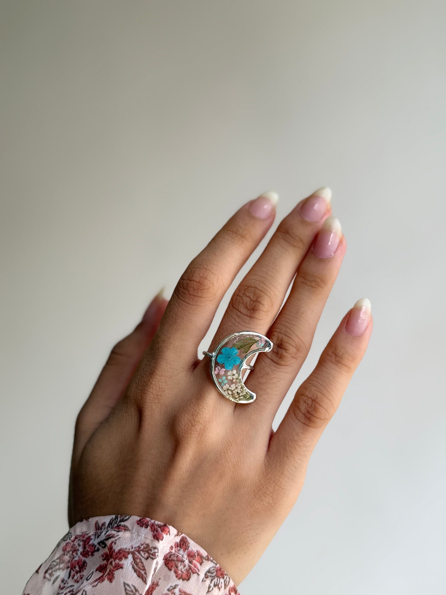 Crescent nora ring
