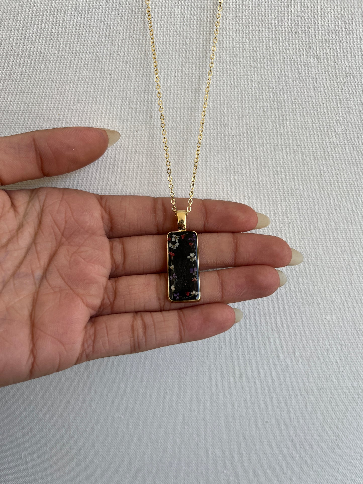 Prettiest anne lace pendant