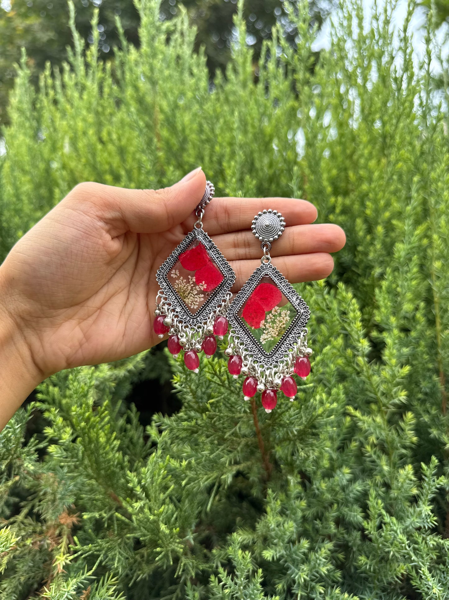 Red hydrangea jhumka