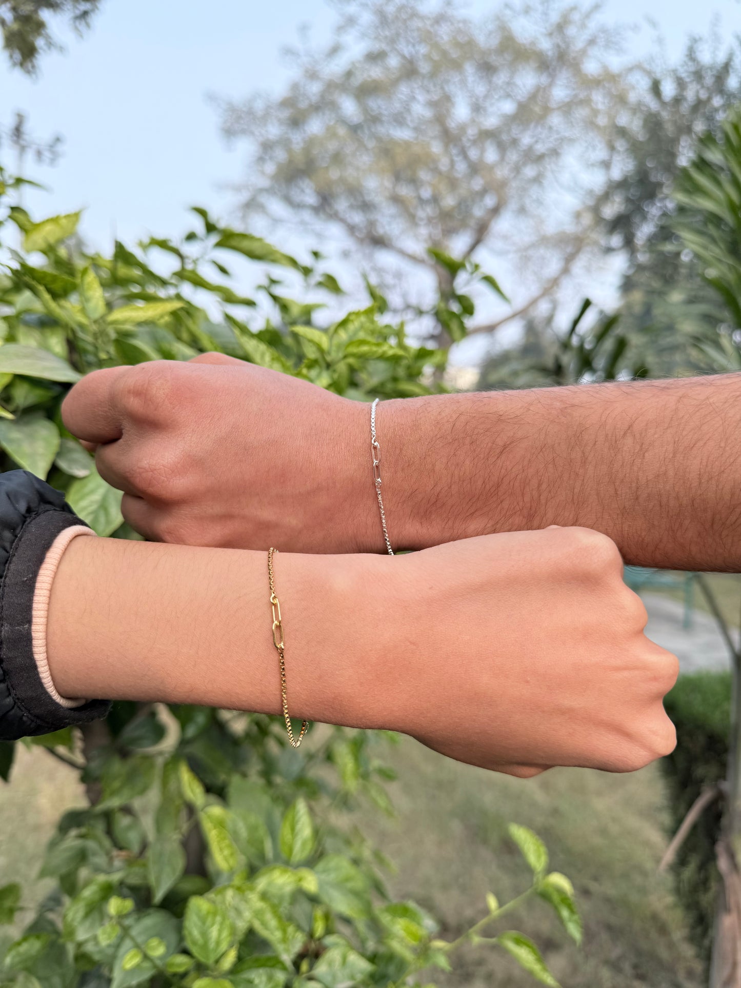 Minimal eternity bracelets