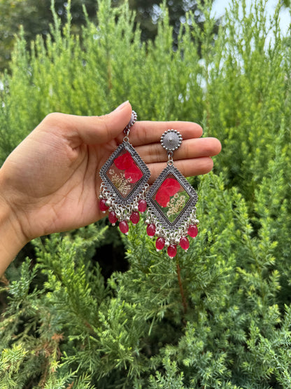 Red hydrangea jhumka