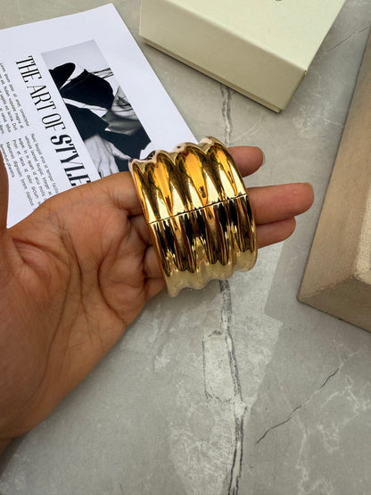 Statement bond cuff