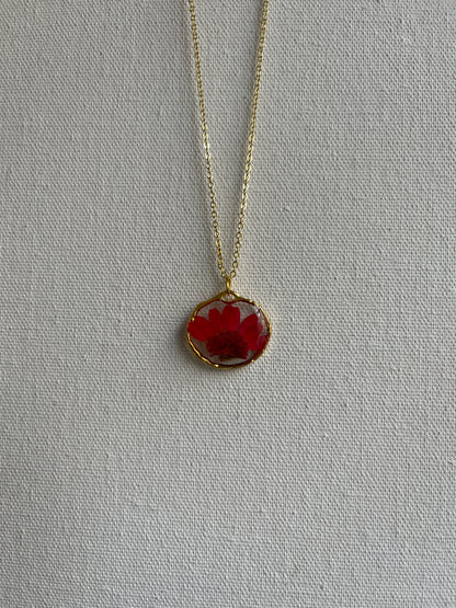 Prettiest red daisy pendant