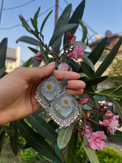 Gray flora jhumka