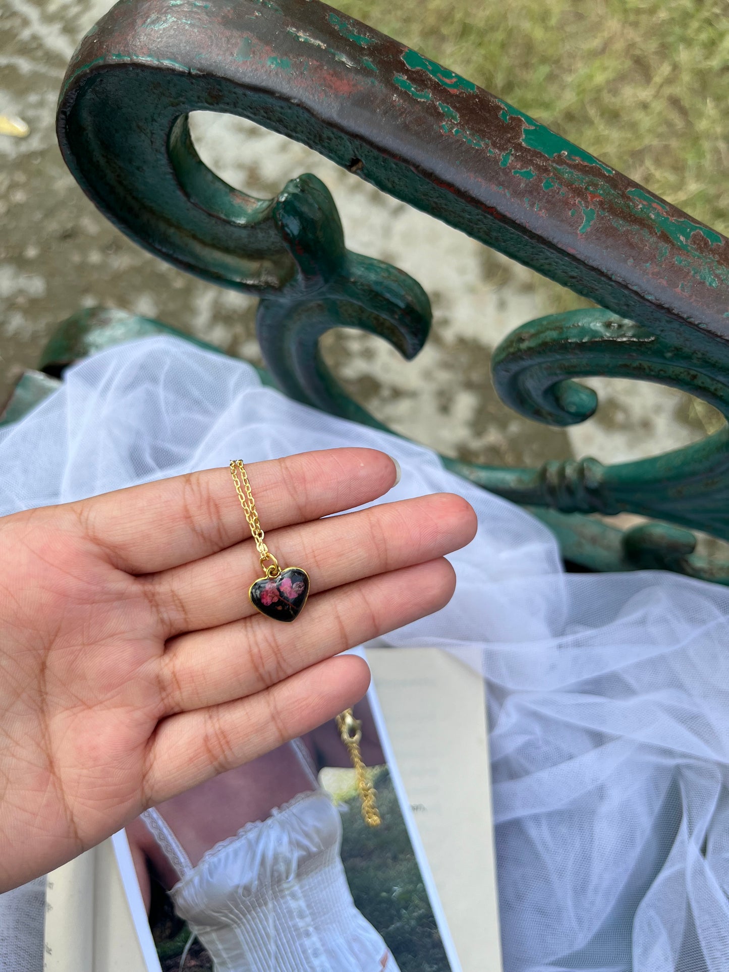 Minimalist heart pendant