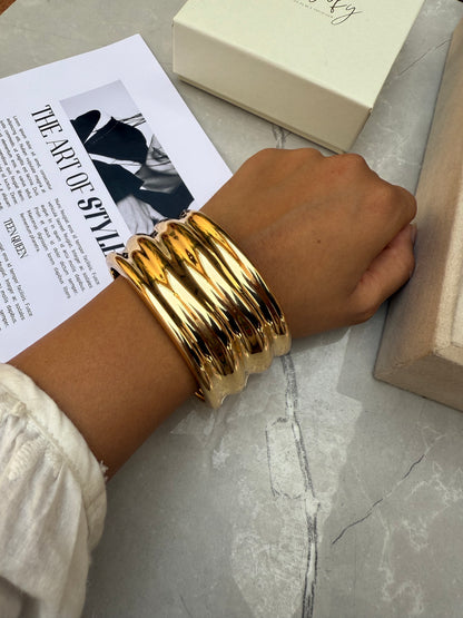 Statement bond cuff