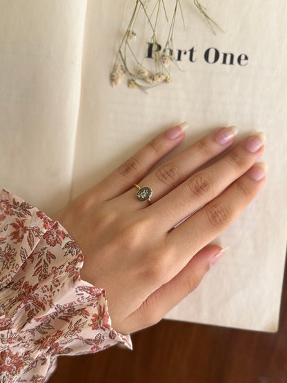 Luna oval ring