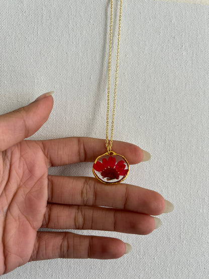 Prettiest red daisy pendant