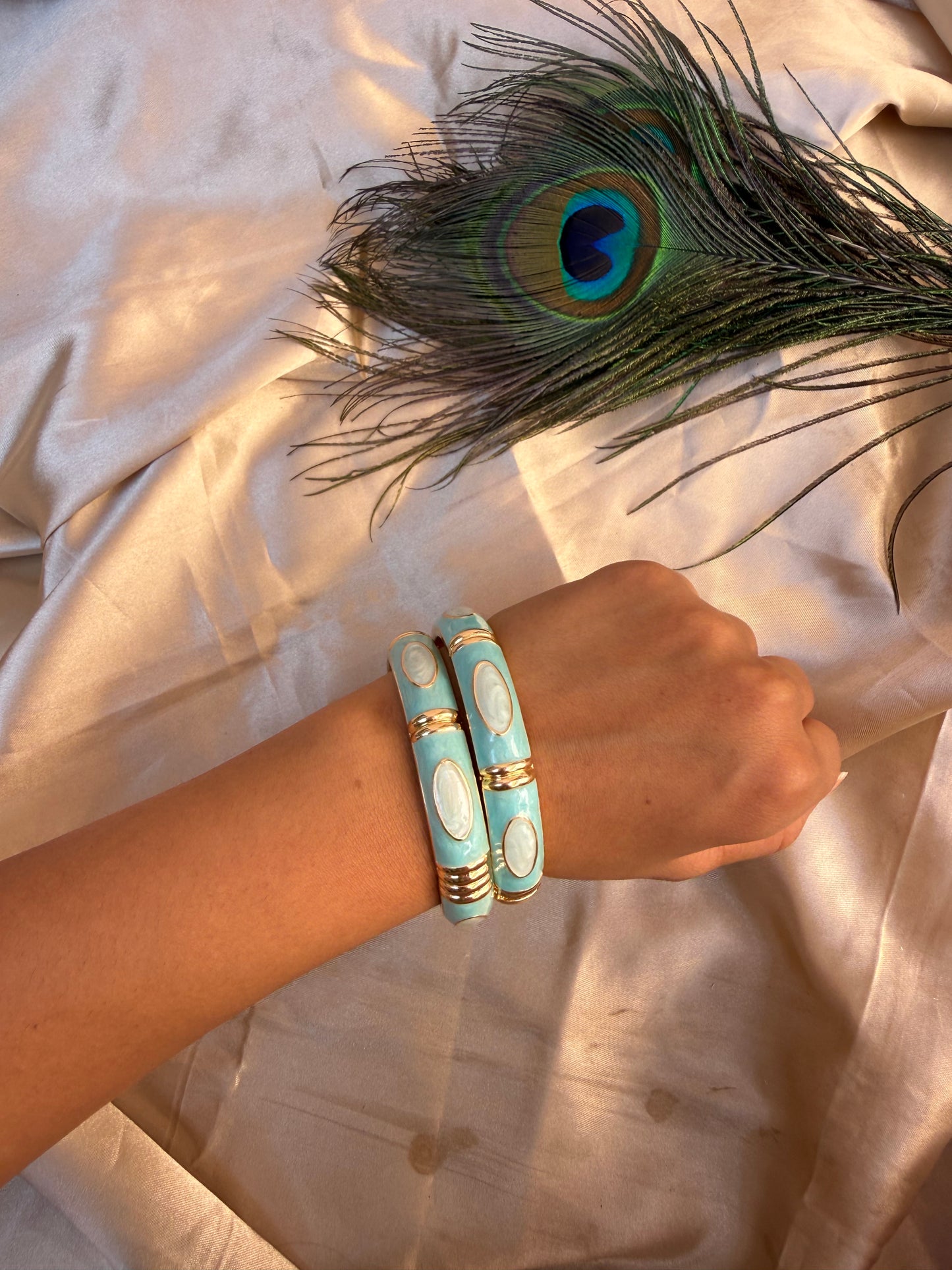 Gorg blue enamel bangle