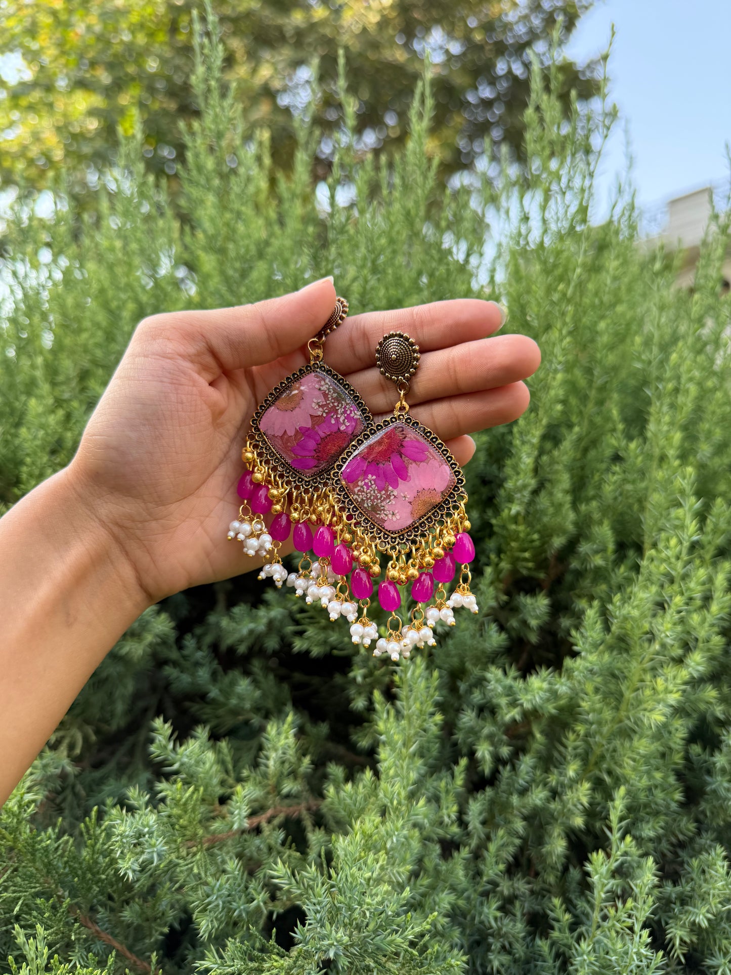 Paan gulabi jhumkas
