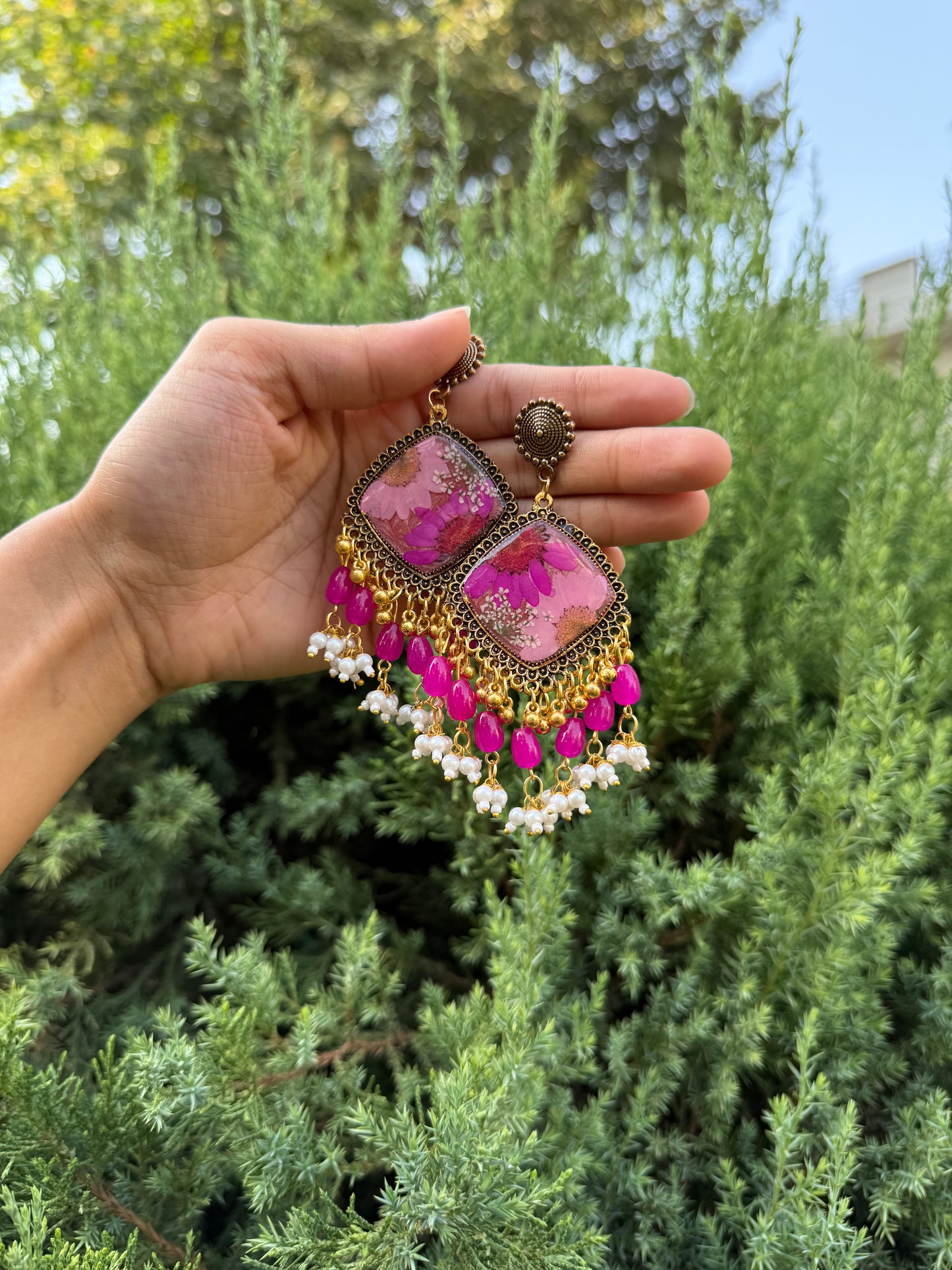 Paan gulabi jhumkas
