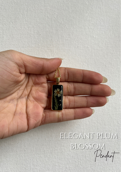 Vintage blossom pendant