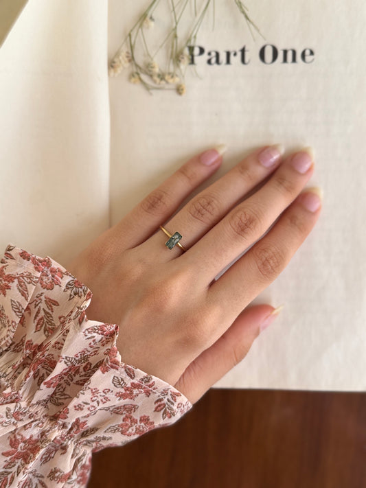 Dainty anne ring
