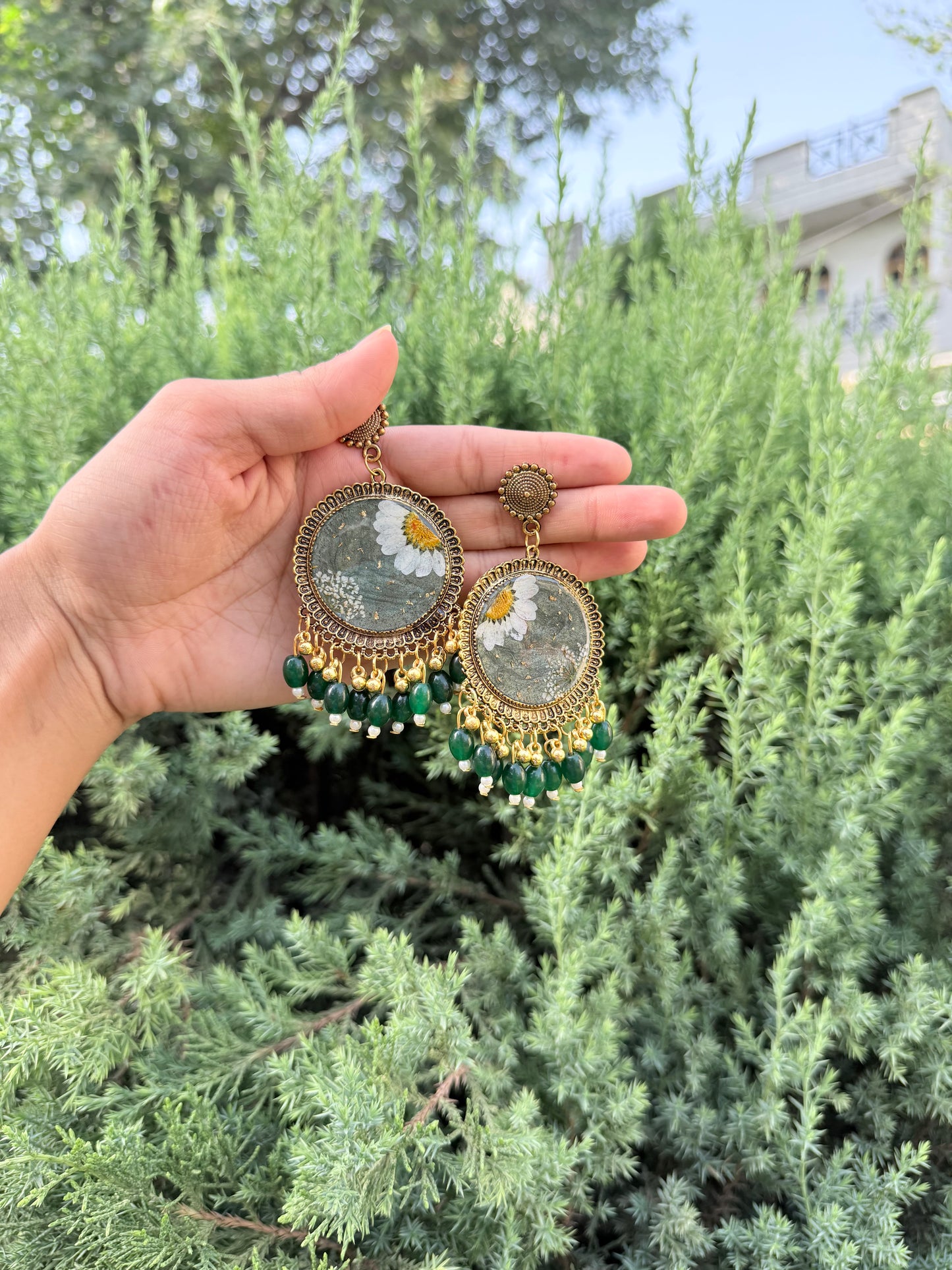 Green daisy jhumka