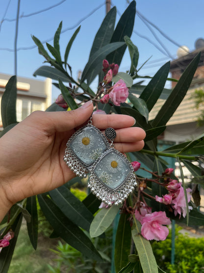 Gray flora jhumka