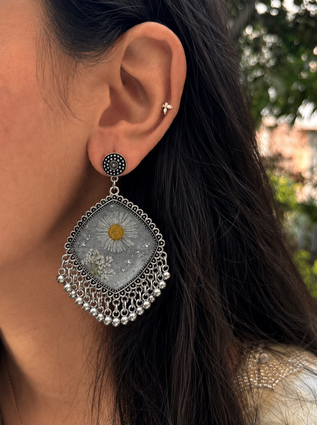 Gray flora jhumka