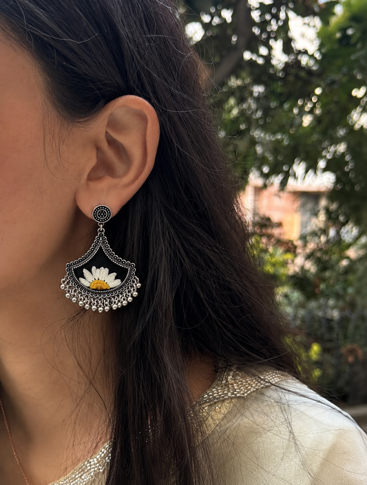 Prettiest white daisy jhumka