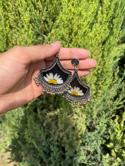 Prettiest white daisy jhumka