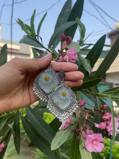 Gray flora jhumka