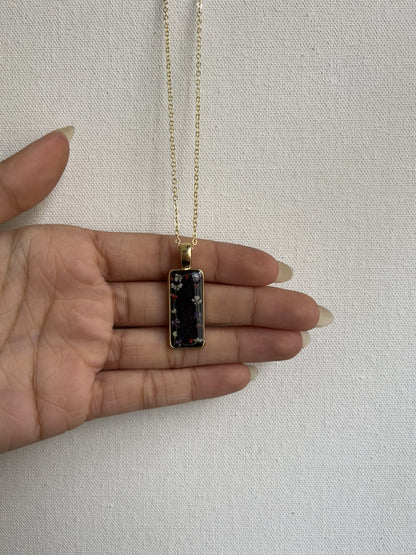 Prettiest anne lace pendant