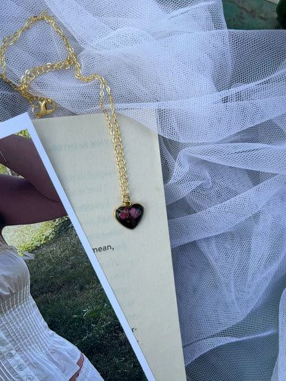 Minimalist heart pendant