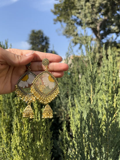 Elegant daisy ghungroo jhumka